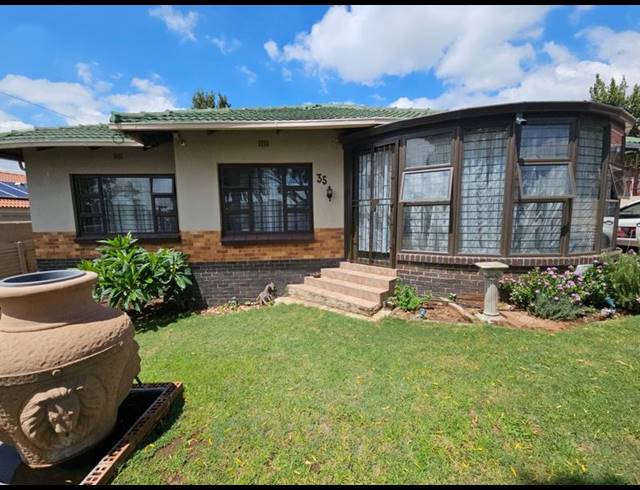 3 BEDROOM HOUSE FOR SALE IN SOUTH CREST